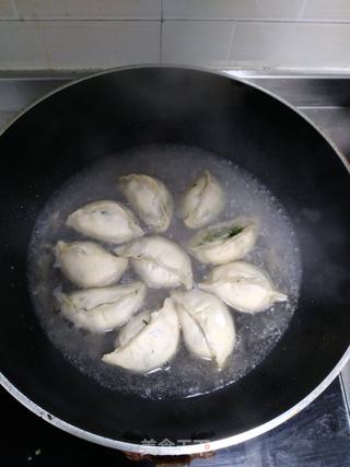 【山东】荠菜煎饺的做法步骤:10