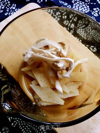 【江苏】三鲜烩肉皮(家乡六大碗之一)的做法步骤:5