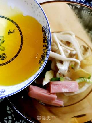 【江苏】三鲜烩肉皮(家乡六大碗之一)的做法步骤:8