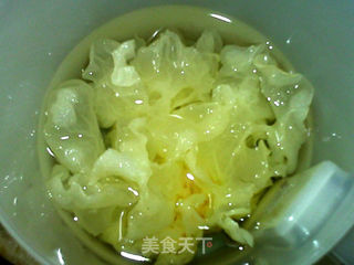 【广东】红枣马蹄银耳羹的做法步骤:2
