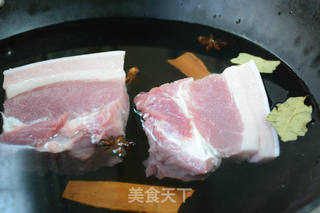 【四川】蒜泥白肉的做法步骤:2