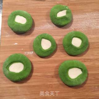 翡翠白玉饺子的做法步骤:9