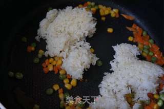 【山东】虾仁蛋包饭的做法步骤:4