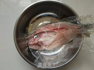 清蒸巴沙鱼的做法步骤:2