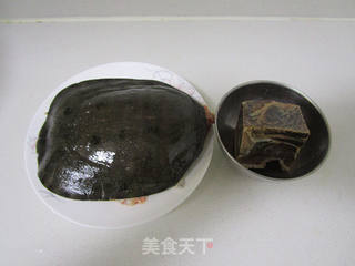 【上海】火腿蒸甲鱼的做法步骤：1