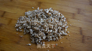 酸菜香菇鸡蛋炒饭的做法步骤:5