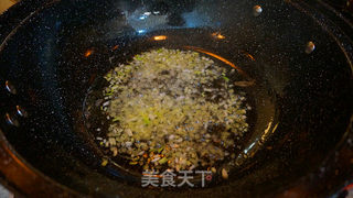 酸菜香菇鸡蛋炒饭的做法步骤：10