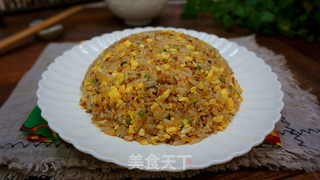 酸菜香菇鸡蛋炒饭的做法步骤:17