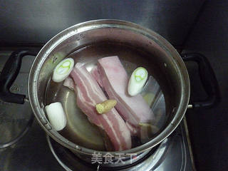 #豆豉酱油蒸五花肉的做法图解2