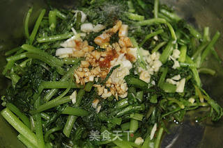 【辽宁】花生凉拌茼蒿菜的做法步骤:8
