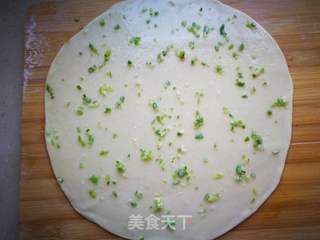 【烟台】烫面葱油饼的做法步骤:6