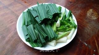【四川】蒜苗回锅肉的做法步骤:3