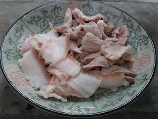 【四川】蒜苗回锅肉的做法步骤：2