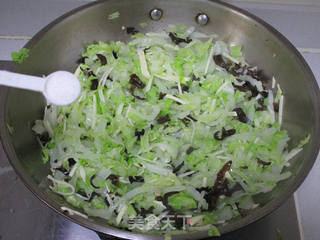 【上海】黄芽菜肉丝春卷的做法步骤:8