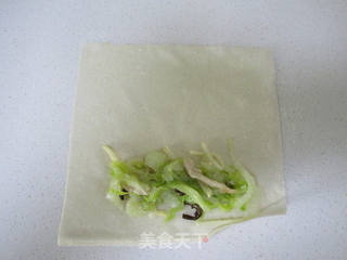 【上海】黄芽菜肉丝春卷的做法步骤:11