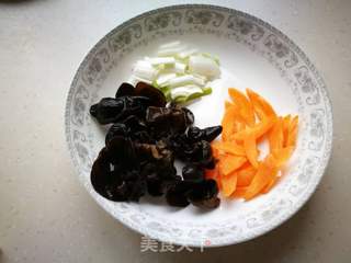 【烟台】清炒山药木耳的做法步骤:2
