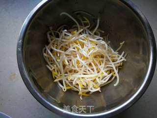 【烟台】胡萝卜炒豆芽的做法步骤:2