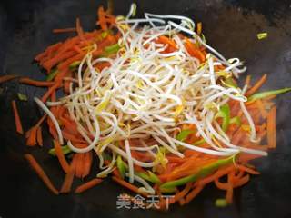 【烟台】胡萝卜炒豆芽的做法步骤:6