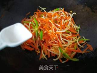 【烟台】胡萝卜炒豆芽的做法步骤:7