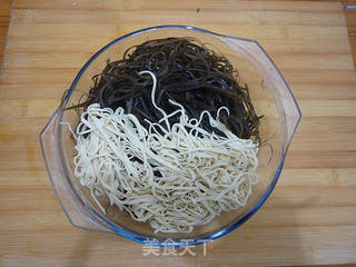 海带丝拌豆皮的做法步骤:6