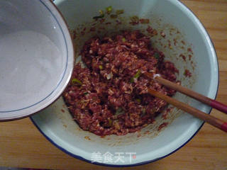 猪肉胡萝卜水饺的做法步骤:2