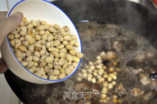 【四川】黄豆烧猪蹄的做法步骤:8