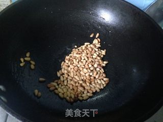 松子松茸炒饭的做法步骤:3