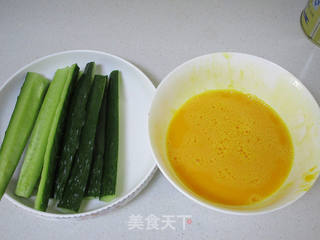 【上海】肉松黄瓜蛋卷的做法步骤:3