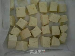 【湖南】地方特色霉豆腐的做法步骤：1
