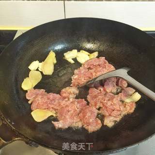 【广东】蚝油草菇炒肉片的做法步骤:8