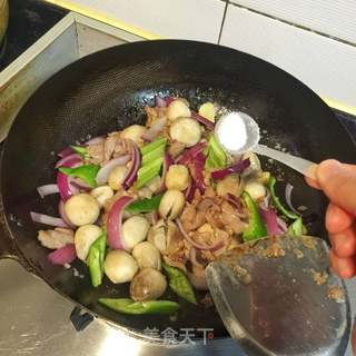 【广东】蚝油草菇炒肉片的做法步骤:11