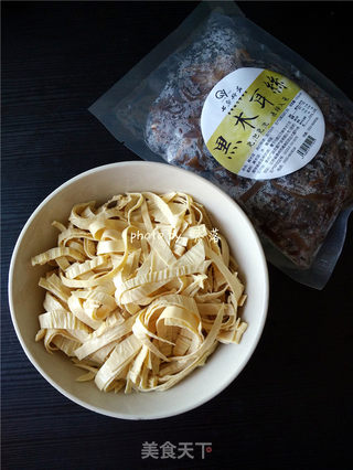 【四川】凉拌木耳豆皮丝的做法步骤:2