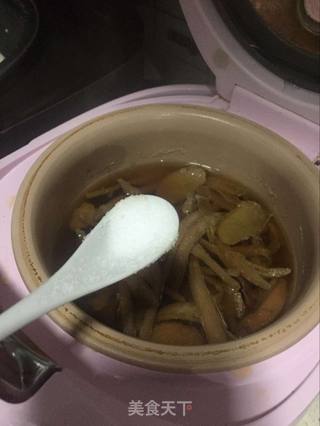 【常德】金针瘦肉墨鱼汤的做法步骤:6