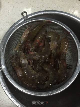 【义乌】豆瓣葱香炒虾的做法步骤:2