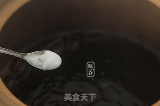 【广东】杜仲黑豆猪尾汤的做法步骤:6