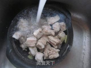 羊肉白萝卜汤的做法步骤:2