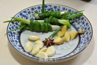 【北京】腐乳肘子的做法步骤:2