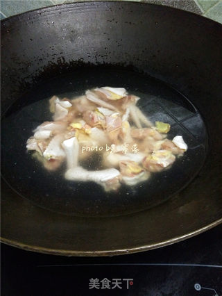 【四川】柠檬香辣鸡火锅的做法步骤:3