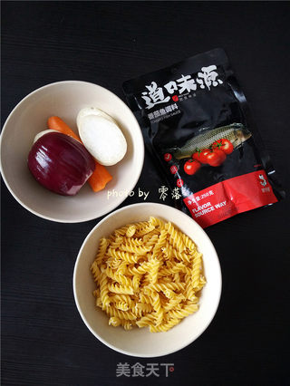 【四川】茄汁螺旋意面的做法步骤：1