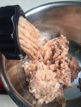 【温州】鱿鱼鲜肉汤饺的做法步骤:2