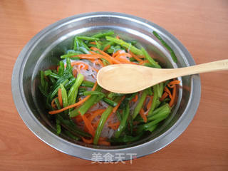 【天津】菠菜茎拌双丝 的做法步骤:11