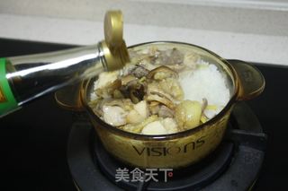 【广东】香菇滑鸡煲仔饭的做法步骤：9