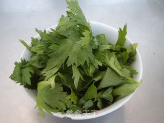 【天津】芹叶玉米饼的做法步骤：1