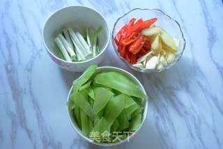 【四川】泡椒猪肝的做法步骤：1
