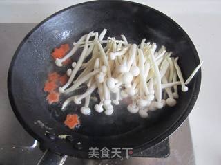 海鲜菇炒鸡蛋的做法步骤:6