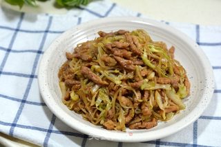 牛肉粉丝炒合菜的做法步骤:12