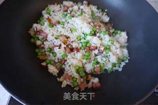 青豆腊味炒饭的做法步骤:8