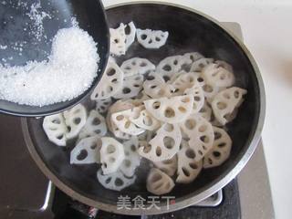 糖醋藕片的做法步骤:5