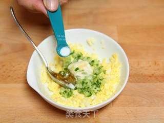 鸡蛋培根沙拉三明治的做法步骤:8