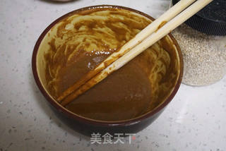芝麻酱红糖小花卷的做法步骤:2